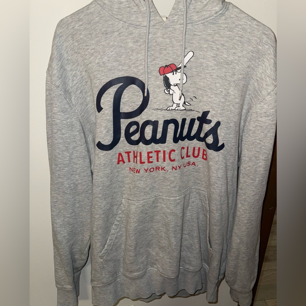 H&M Gray Peanuts Graphic Hoodie